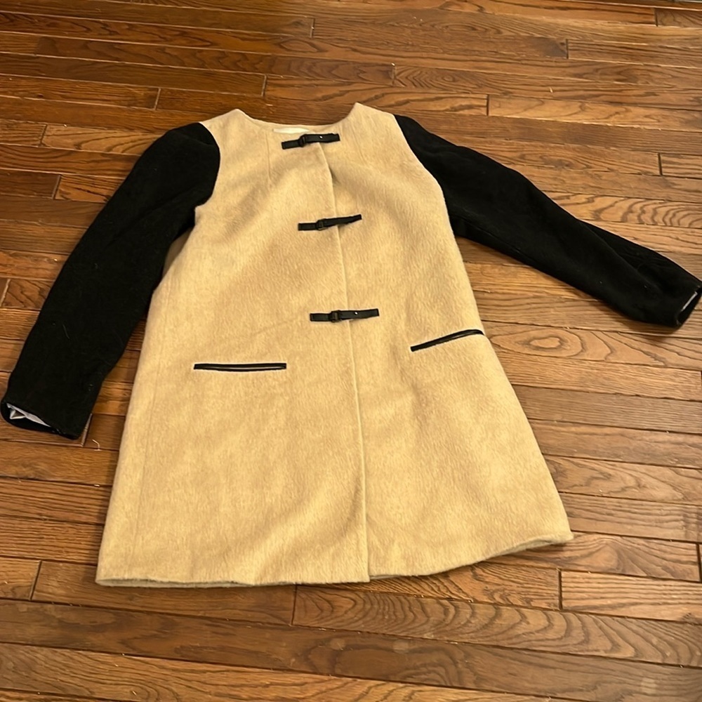Leifsdottir Cream and Black Coat